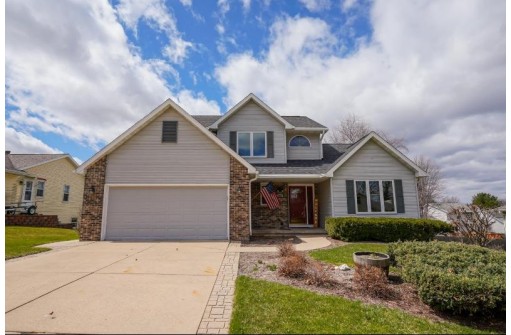 949 Peregrine Tr, Oregon, WI 53575