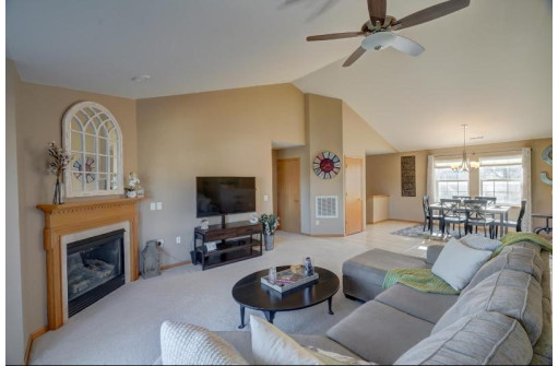 3134 Dorchester Way 6, Madison, WI 53719