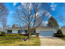 207 Cherokee Rd, Beaver Dam, WI 53916