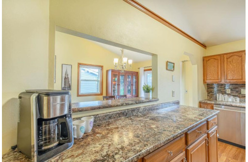 514 Diving Hawk Tr, Madison, WI 53713