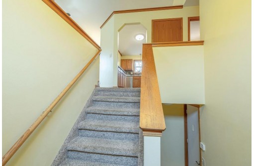 514 Diving Hawk Tr, Madison, WI 53713