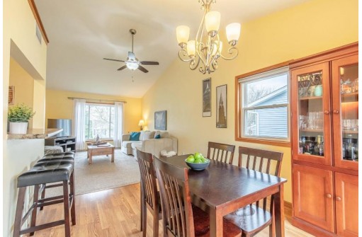 514 Diving Hawk Tr, Madison, WI 53713