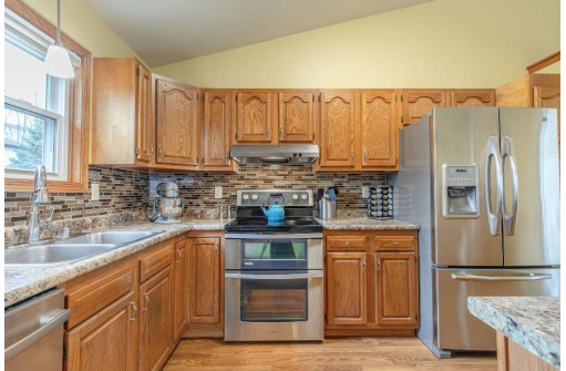 514 Diving Hawk Tr, Madison, WI 53713