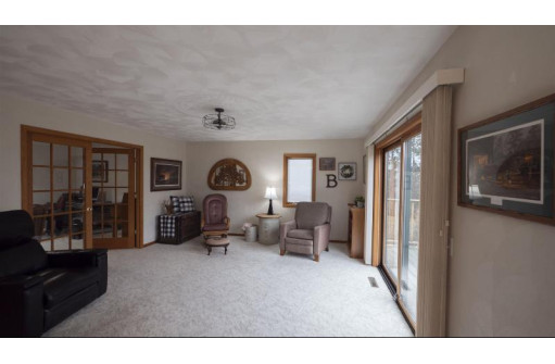 1506 Summit Cir, Reedsburg, WI 53959