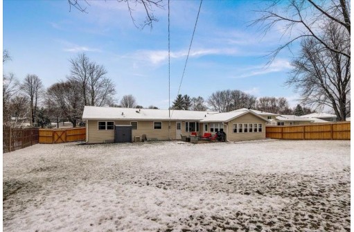 443 W Elm St, Sun Prairie, WI 53590