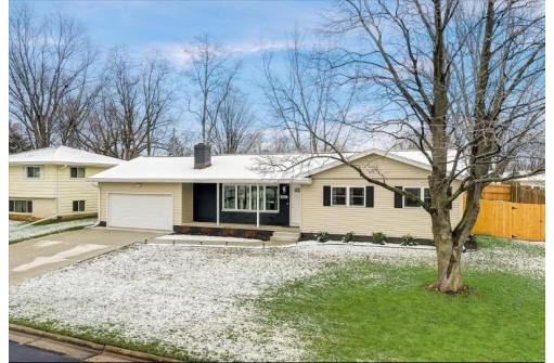 443 W Elm St, Sun Prairie, WI 53590