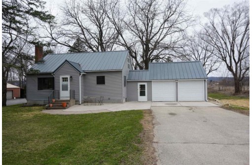 33197 Hwy 35, Prairie Du Chien, WI 53821