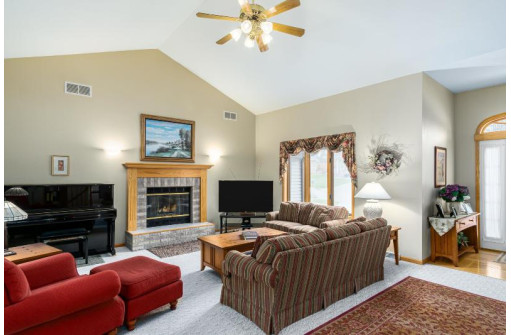 908 Hanksfield Pl, Prairie Du Sac, WI 53578