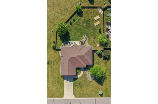 706 Prairie Ln, Mazomanie, WI 53560