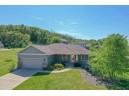 706 Prairie Ln, Mazomanie, WI 53560