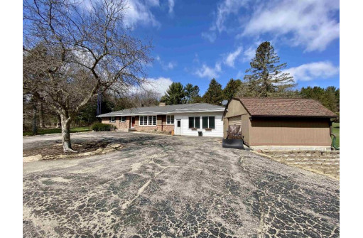 N2591 Richland Rd, Monroe, WI 53566