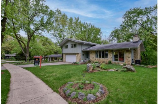 117 Nautilus Dr, Madison, WI 53705