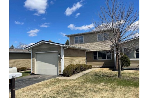 41 Plum Tree Village, Beloit, WI 53511-0000