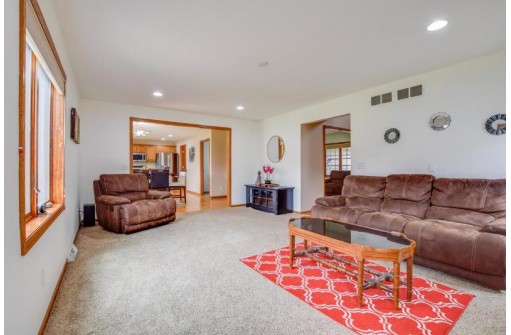 9431 White Fox Ln, Madison, WI 53562