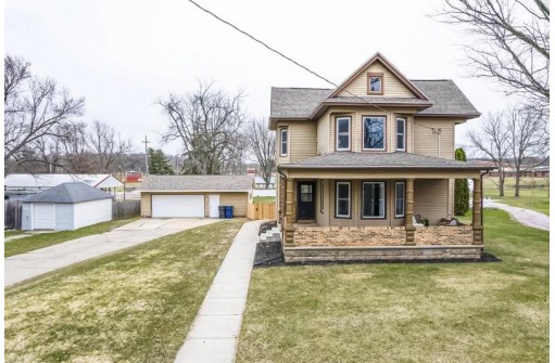 436 Roosevelt St, Rio, WI 53960