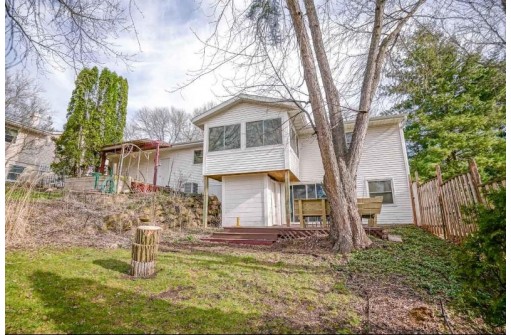 6805 Pilgrim Rd, Madison, WI 53711