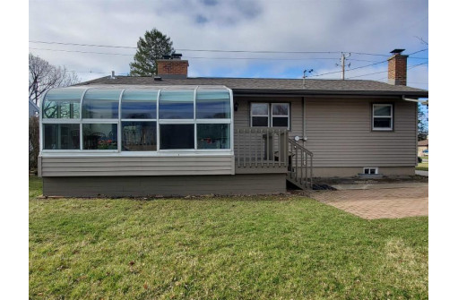 712 E Holum St, DeForest, WI 53532