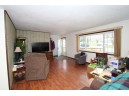 930 E Prospect St, Lake Mills, WI 53551