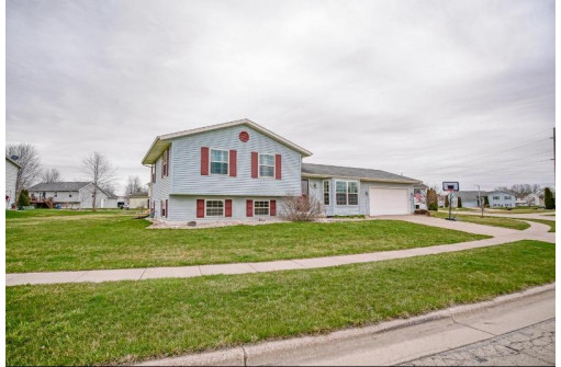 445 Sugar Ave, Belleville, WI 53508