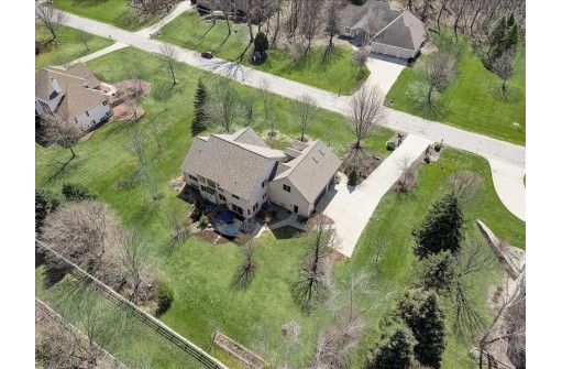 5654 Cobblestone Ln, Waunakee, WI 53597