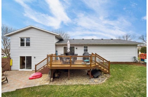 2558 Chesapeake Dr, Fitchburg, WI 53719