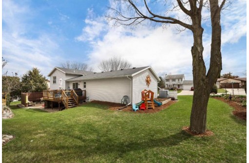 2558 Chesapeake Dr, Fitchburg, WI 53719