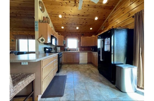 6996 N Dunlap Hollow Rd, Mazomanie, WI 53560