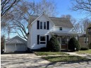 810 E Cook St, Portage, WI 53901