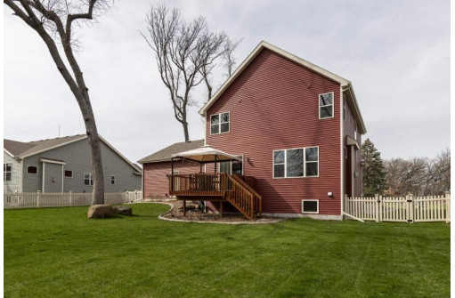 2371 Jenny Wren Tr, Sun Prairie, WI 53590