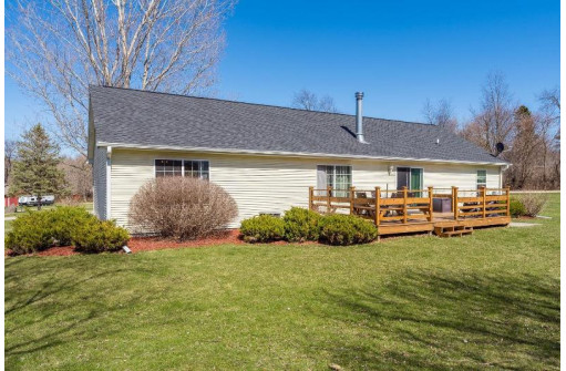 S5631 Glacier Dr, Baraboo, WI 53913