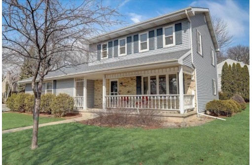 2521 Crest Line Dr, Madison, WI 53704