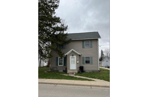 265 N 4th St, Platteville, WI 53818