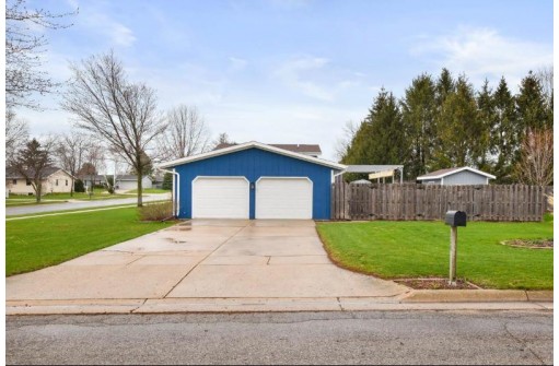 820 Rainbow Dr, Milton, WI 53563