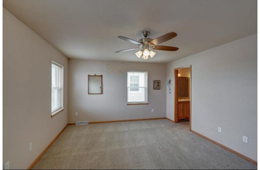 1072 Stonehaven Dr 4, Sun Prairie, WI 53590