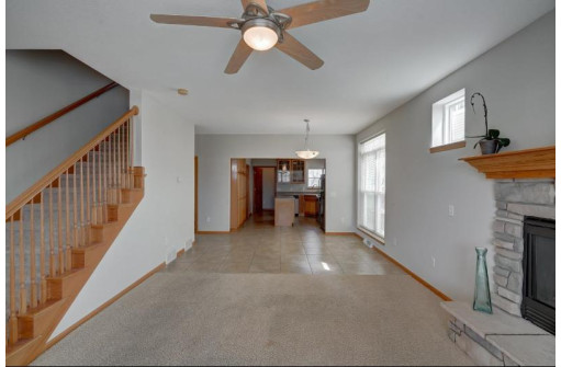 1072 Stonehaven Dr 4, Sun Prairie, WI 53590