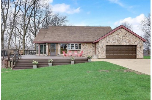 4150 Blue Mounds Tr, Black Earth, WI 53515