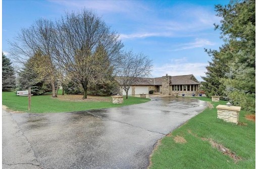 2744 Buergin Rd, Sun Prairie, WI 53590