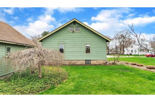 137 S Randall Ave, Janesville, WI 53545