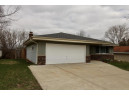 2010 Dixie Dr, Waukesha, WI 53189