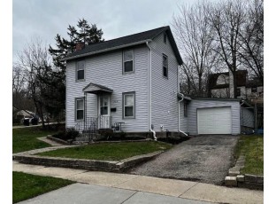 320 Glen St Janesville, WI 53545