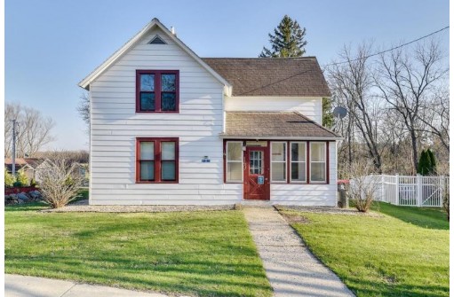 149 E Adams St, Cambridge, WI 53523