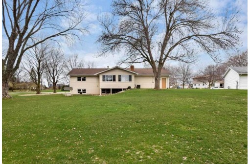 6664 Forest Park Dr, DeForest, WI 53532