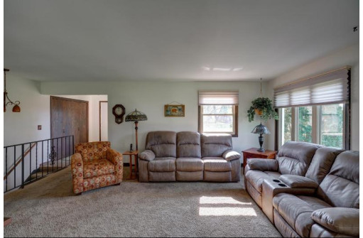 3720 Lance Ln, Madison, WI 53718-6224