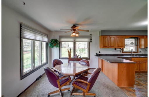 3720 Lance Ln, Madison, WI 53718-6224