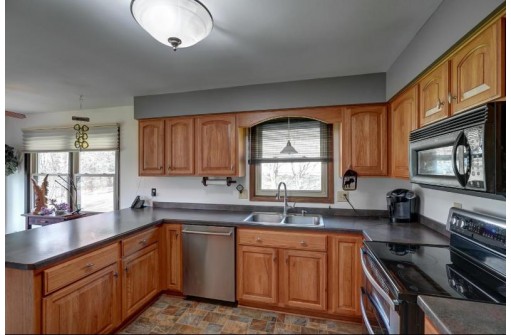 3720 Lance Ln, Madison, WI 53718-6224