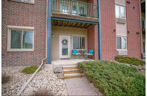 1901 Carns Dr 101, Madison, WI 53719