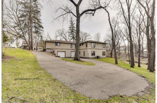 435 Mineral St, Mineral Point, WI 53565