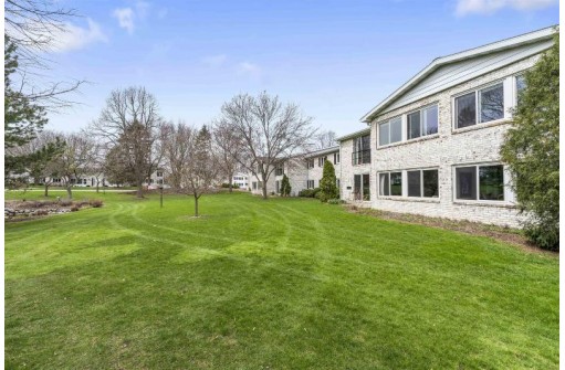 1521 Golf View Rd B, Madison, WI 53704