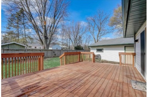 5 Judy Cir, Madison, WI 53704