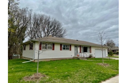 524 Allen Ave, Sun Prairie, WI 53590